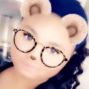 Meet your Posher, Precious